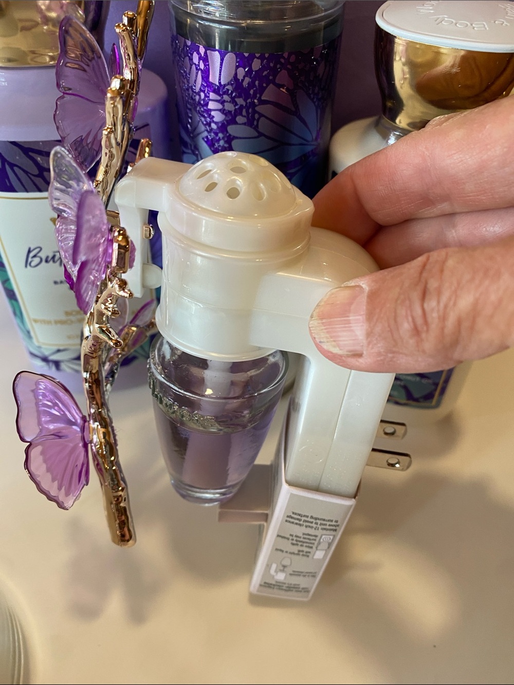 Bath & Body Works Purple Butterfly Bath & Body Gift Set with Gold Accents - Picture 4 of 12